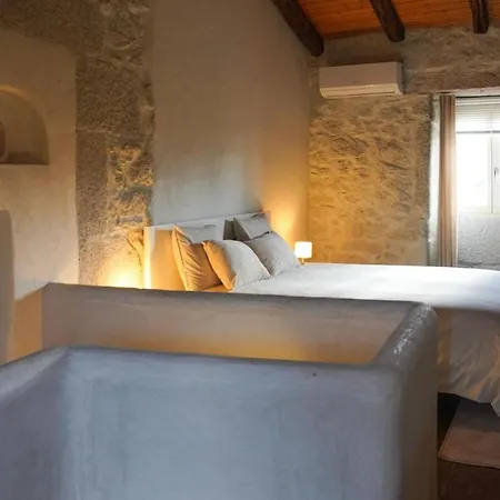 Charming Douro Valley Stone Apartment Coura (Vila Real)