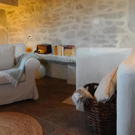 Charming Douro Valley Stone * Coura (Vila Real)