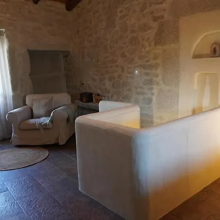 Charming Douro Valley Stone * Coura (Vila Real)