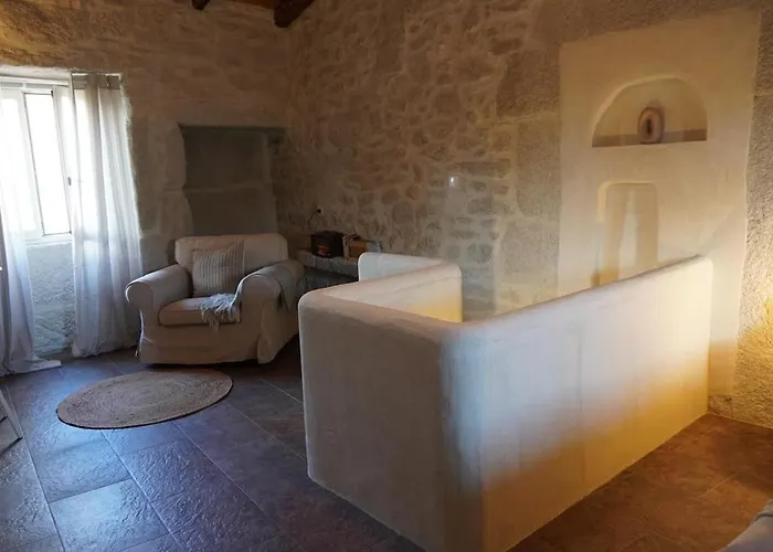 Charming Douro Valley Stone * Coura (Vila Real)