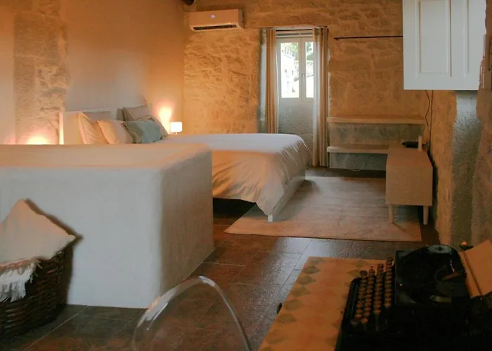 Charming Douro Valley Stone * Coura (Vila Real)