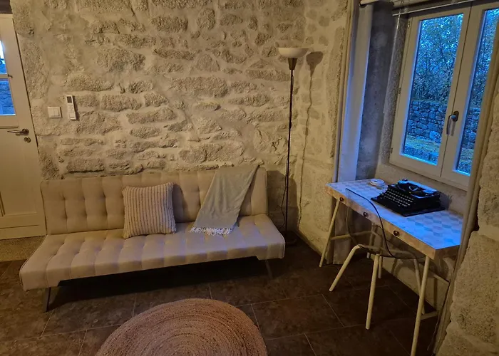 Charming Douro Valley Stone Coura (Vila Real)